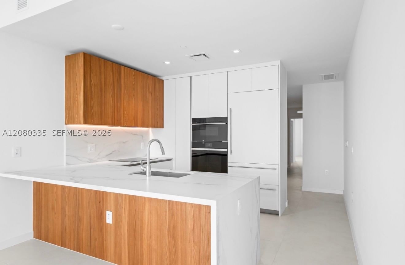 Real estate property located at 1400 biscayne #3805, Miami-dade, Casa Bella, Miami, FL