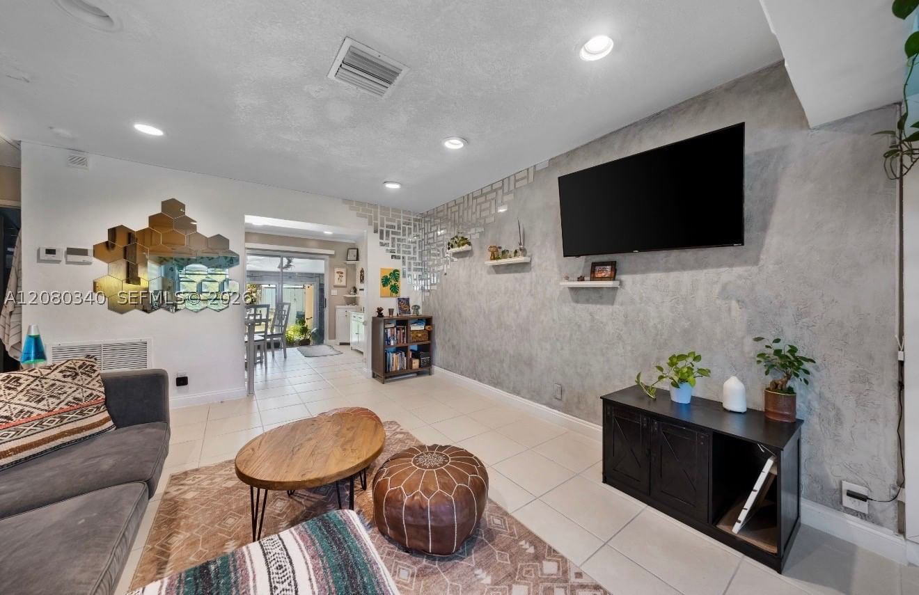 Real estate property located at 2326 Harding St, Broward, Hollywood Park, Hollywood, FL
