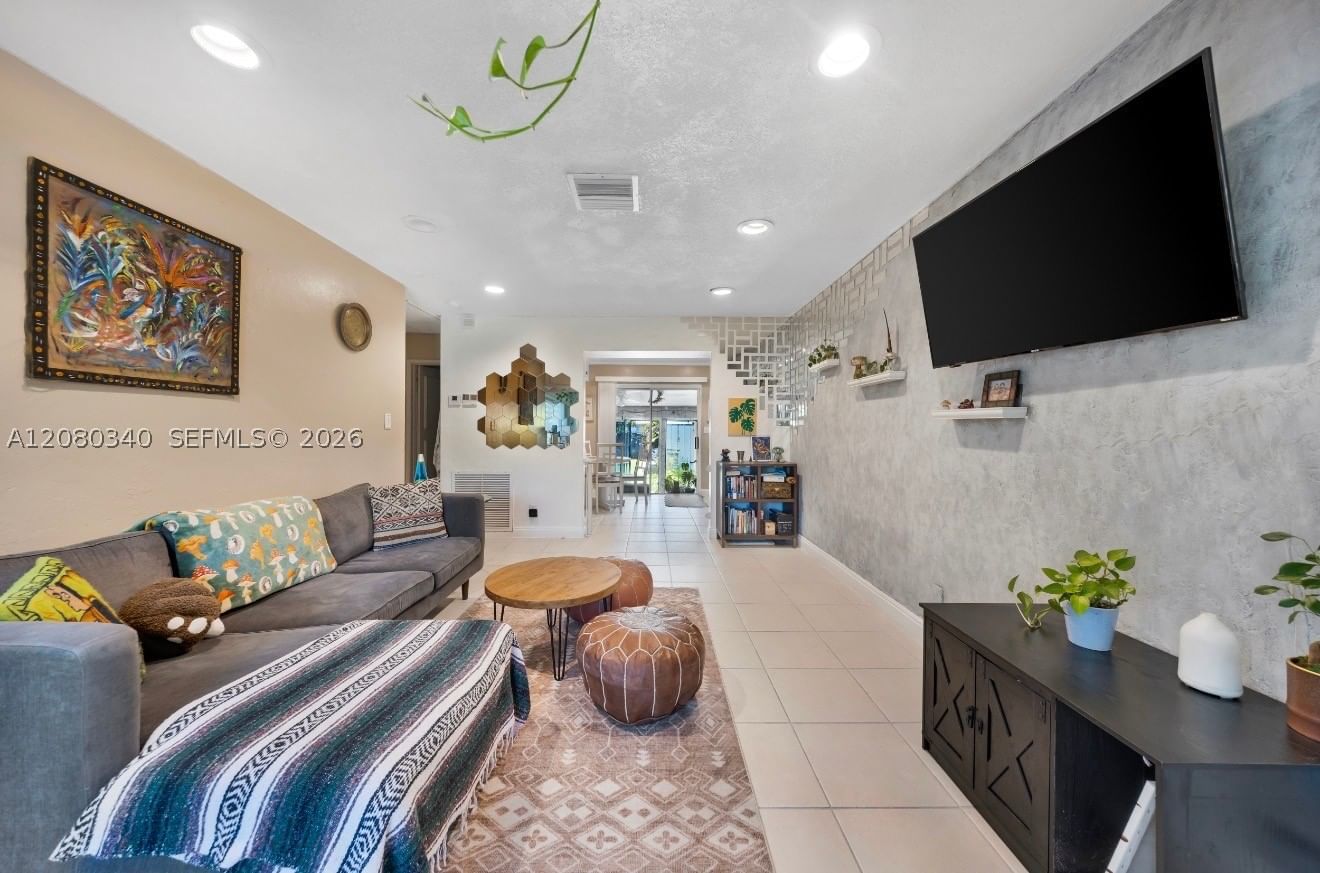 Real estate property located at 2326 Harding St, Broward, Hollywood Park, Hollywood, FL