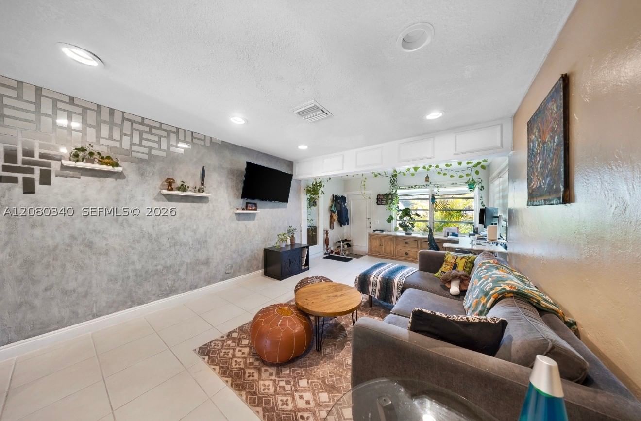 Real estate property located at 2326 Harding St, Broward, Hollywood Park, Hollywood, FL