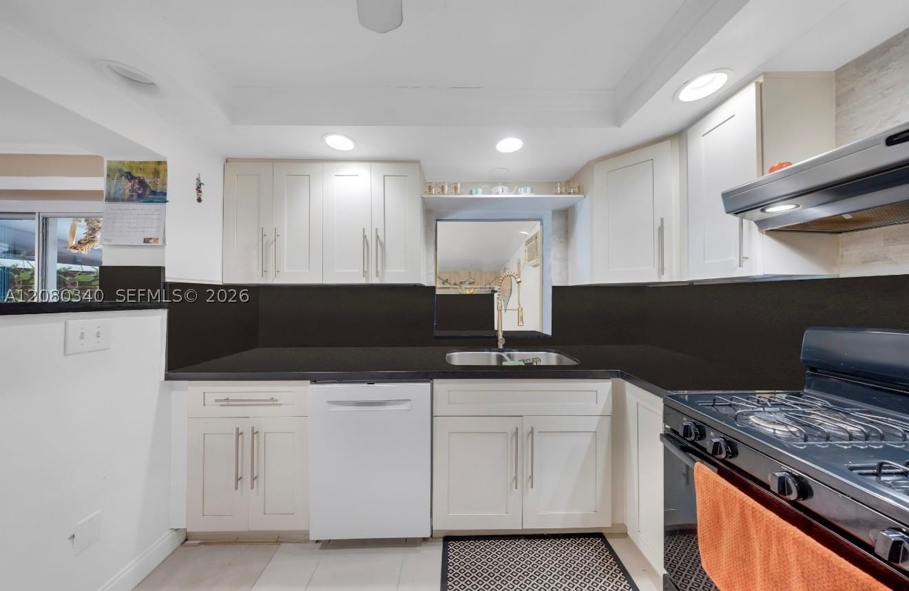 Real estate property located at 2326 Harding St, Broward, Hollywood Park, Hollywood, FL