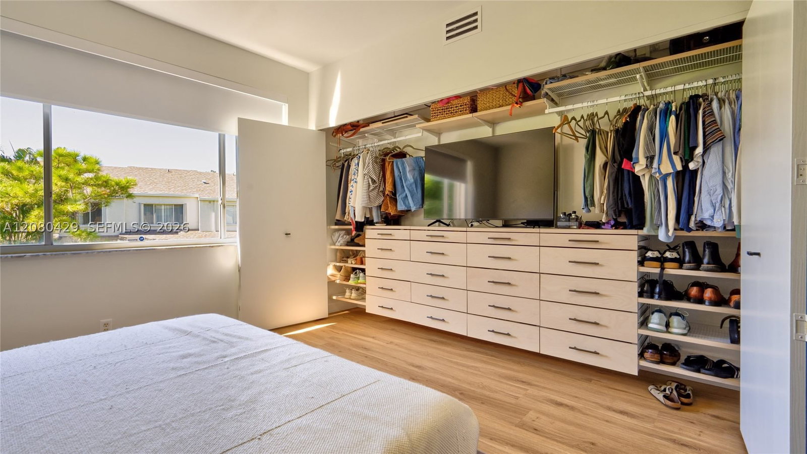 Real estate property located at 16676 Hemingway Dr, Broward, Bonaventure, Weston, FL