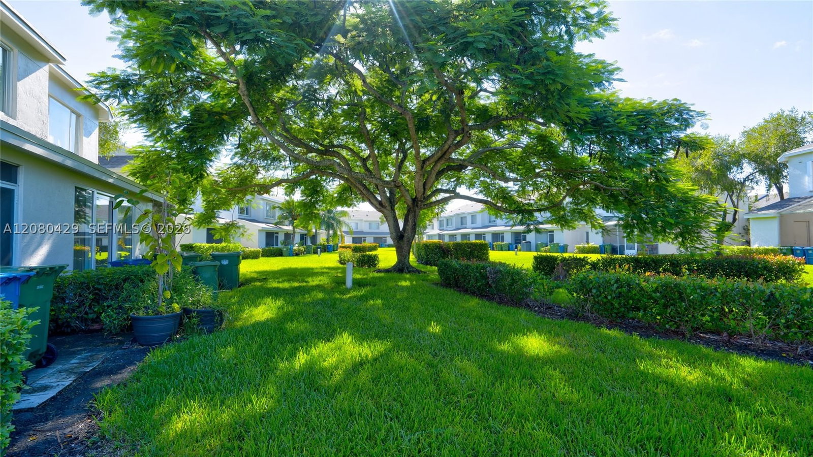 Real estate property located at 16676 Hemingway Dr, Broward, Bonaventure, Weston, FL