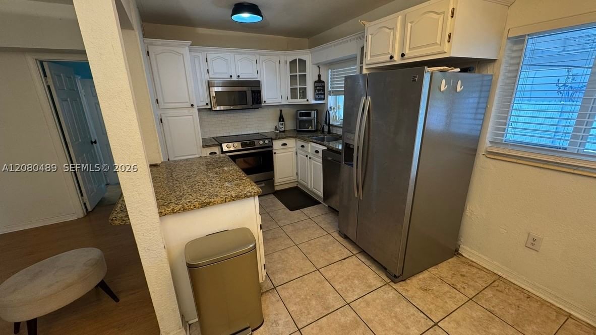 Real estate property located at 7160 12th St, Miami-dade, Sugar Tree Grove Sub, Miami, FL