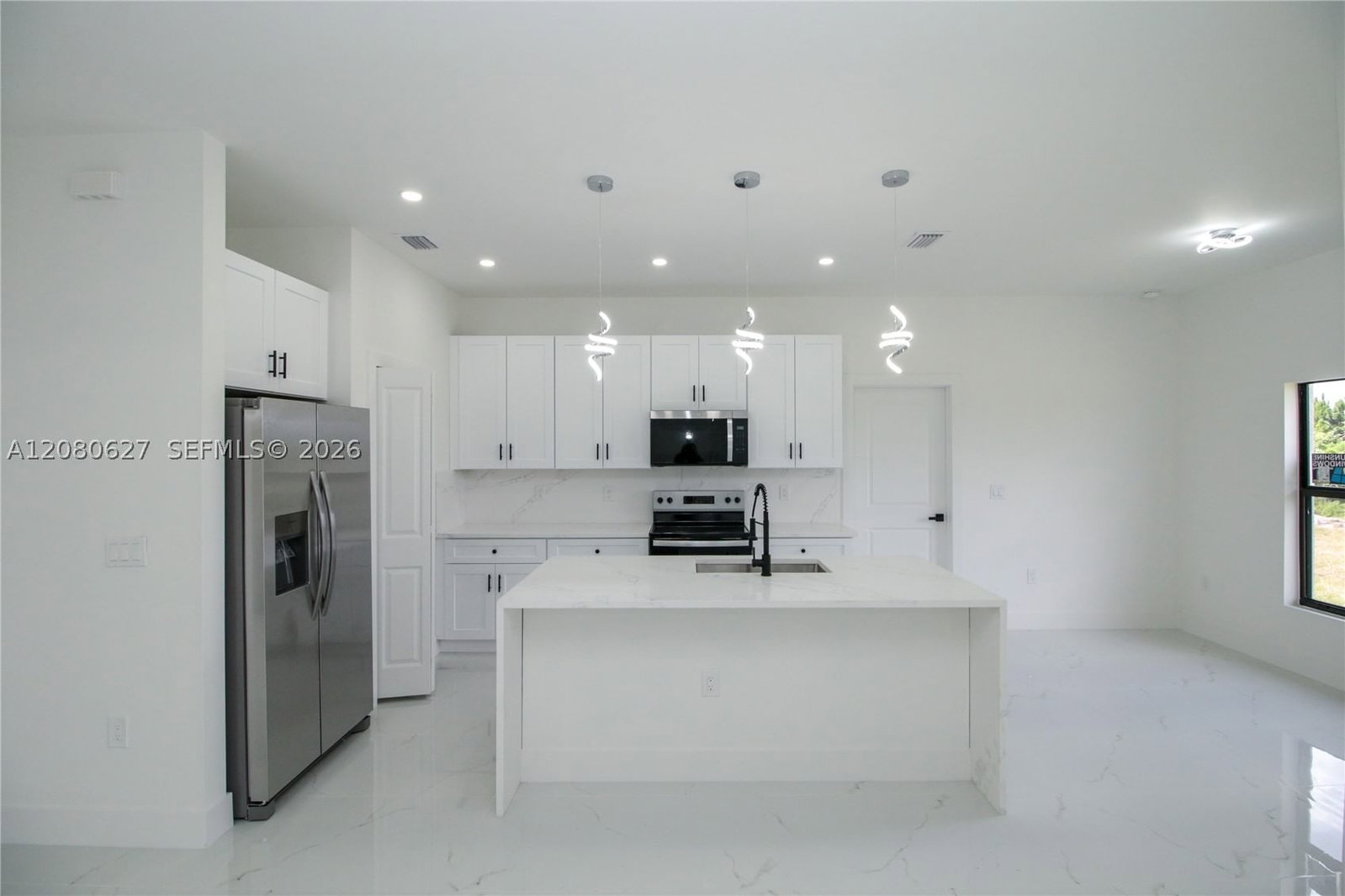 Real estate property located at 945 COMMODORE ST, Lee, Lehigh Acres, Lehigh Acres, FL
