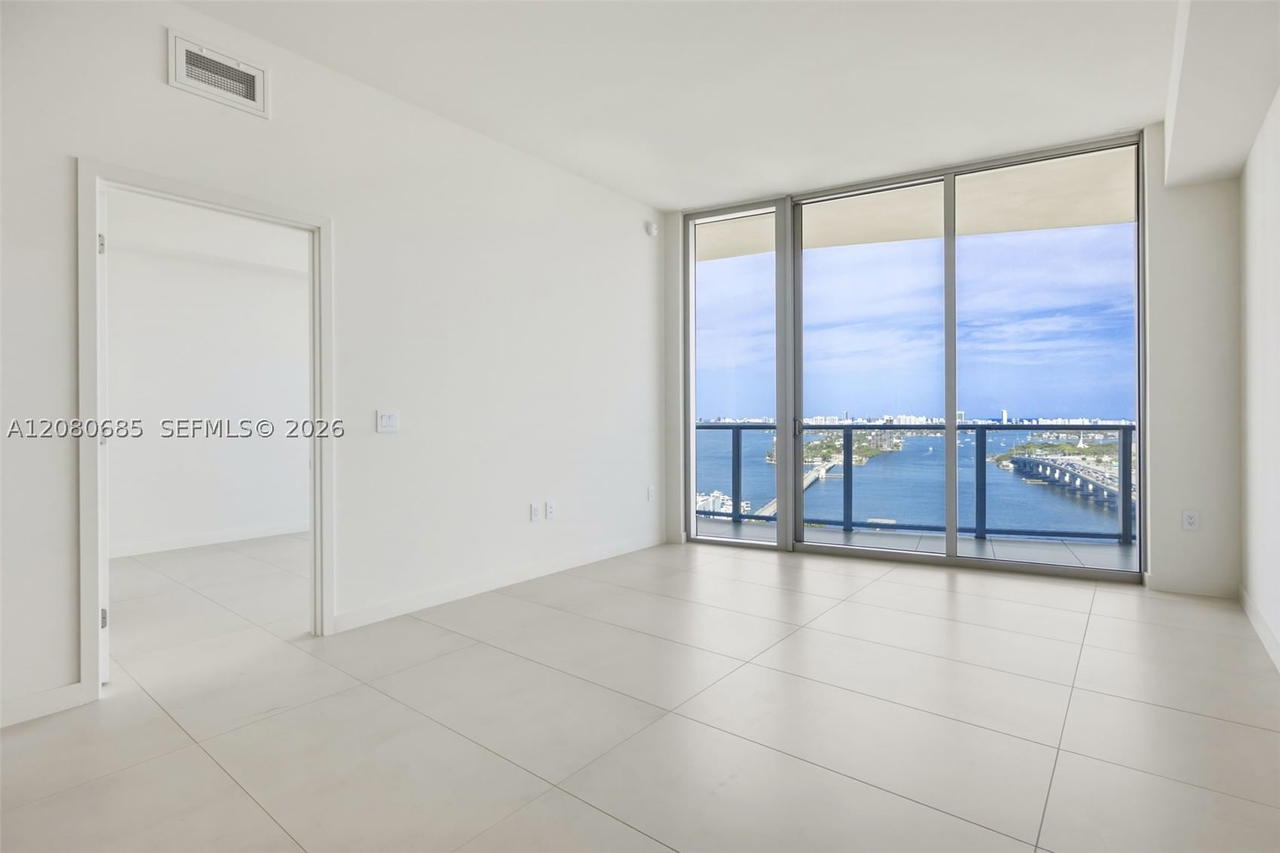 Real estate property located at 1400 Biscayne Blvd #2304, Miami-dade, Casa Bella Residences, Miami, FL