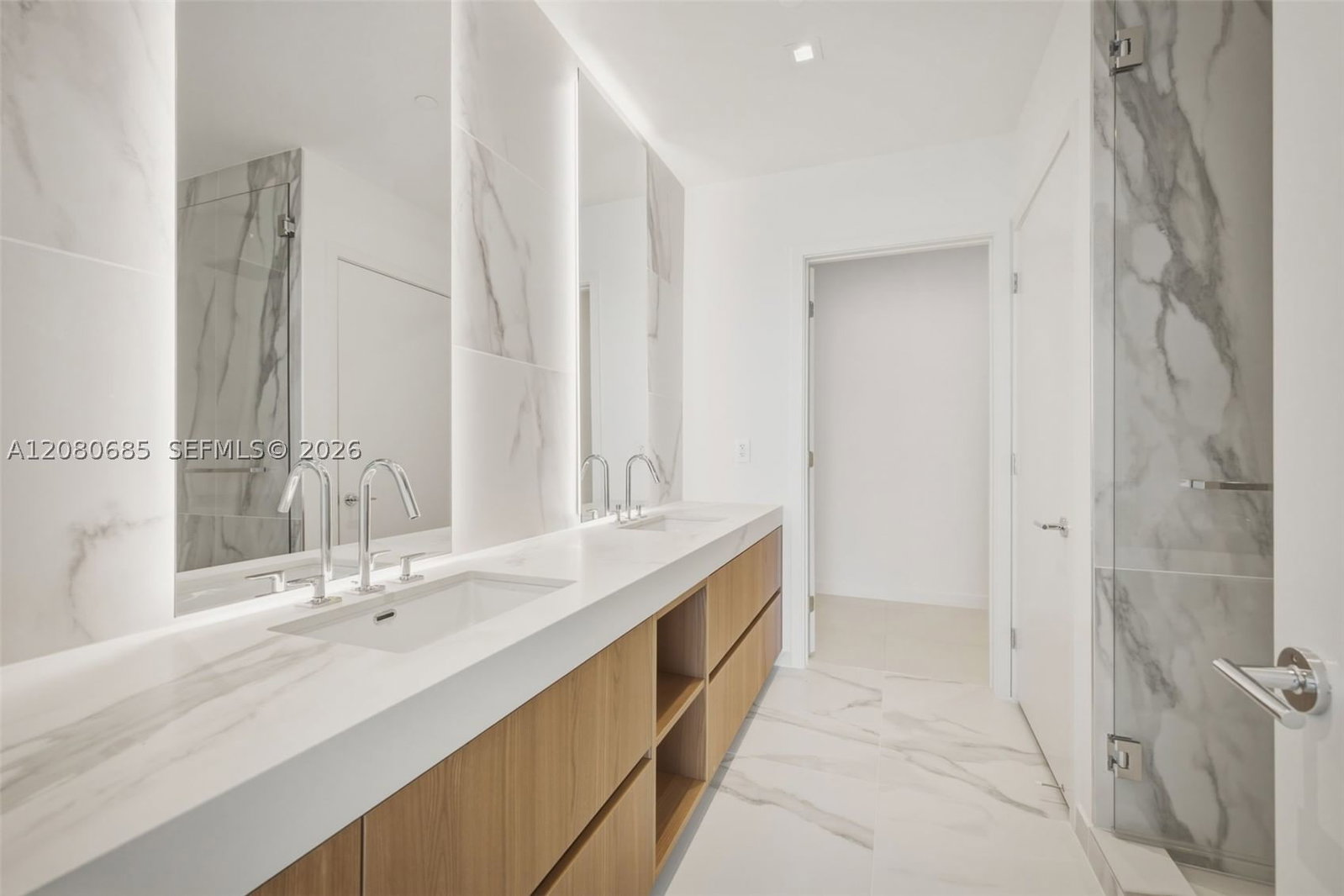 Real estate property located at 1400 Biscayne Blvd #2304, Miami-dade, Casa Bella Residences, Miami, FL