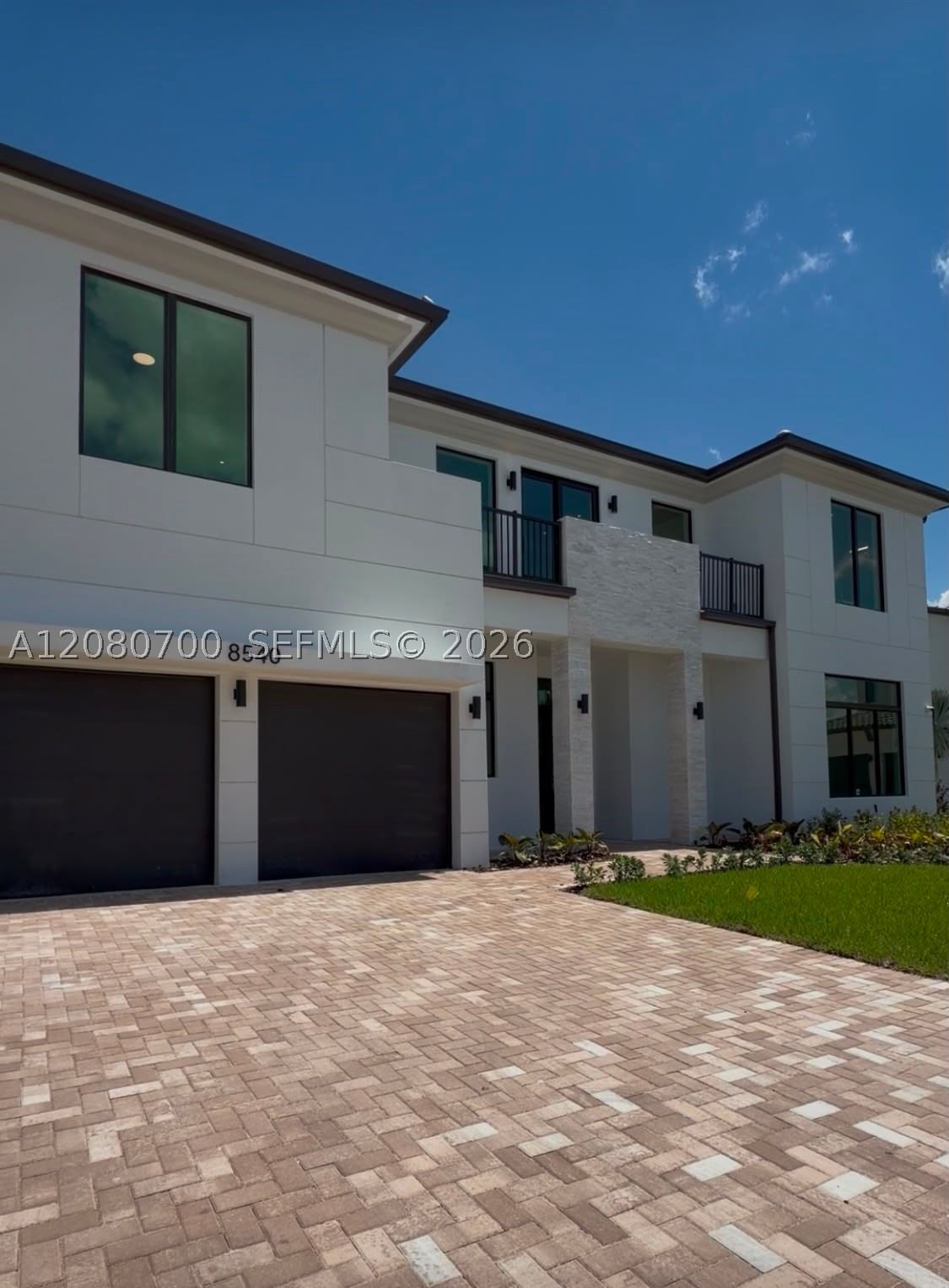Real estate property located at 8540 160th Terrace, Miami-dade, Dunnhill Isle, Miami Lakes, FL