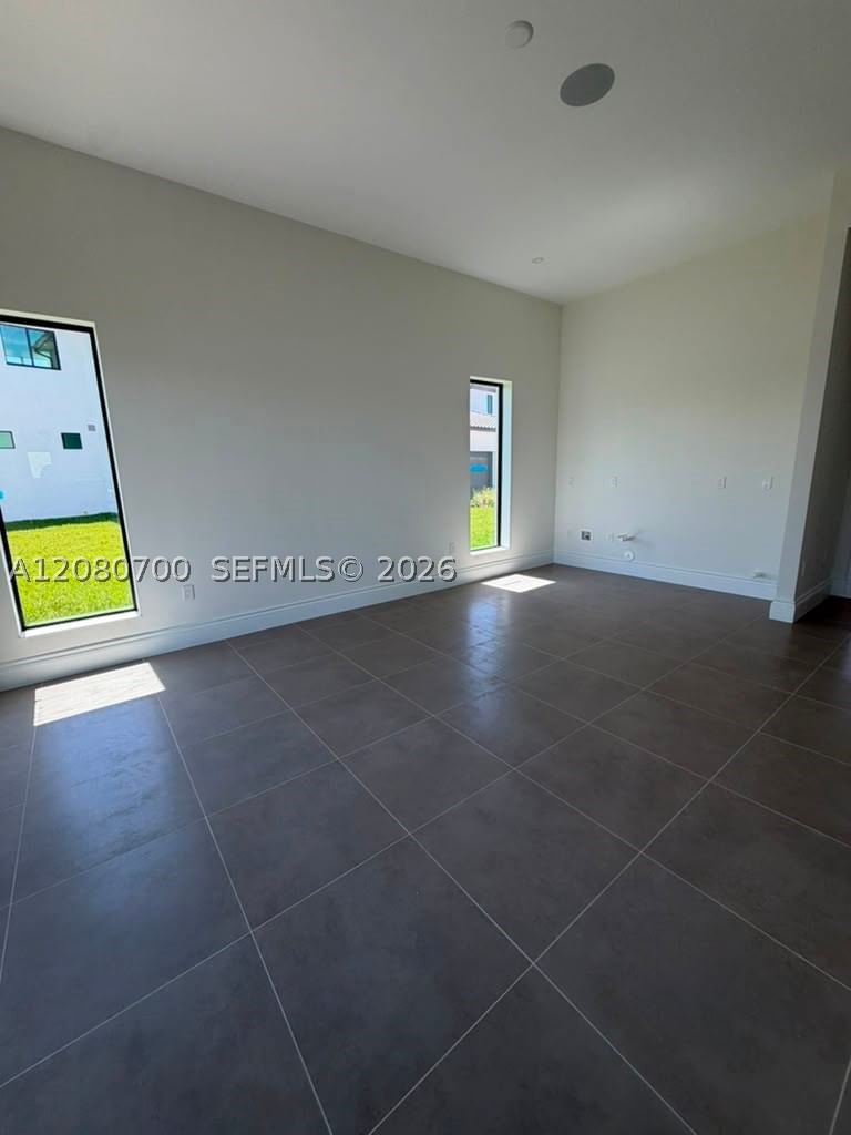 Real estate property located at 8540 160th Terrace, Miami-dade, Dunnhill Isle, Miami Lakes, FL