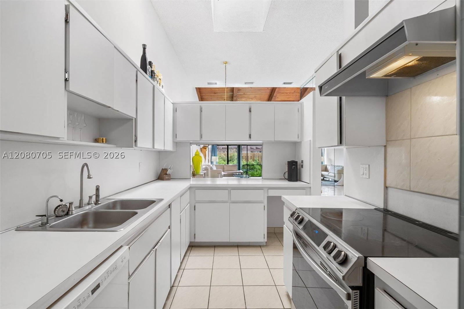 Real estate property located at 2679 Parkview Dr, Broward, Harbourwood Sketch Of Sur, Hallandale Beach, FL
