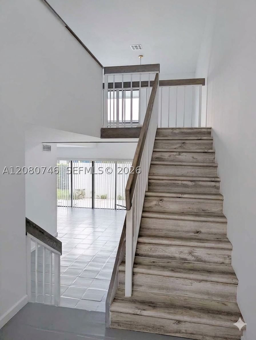 Real estate property located at 1311 124th Ct #17-E, Miami-dade, Villa Venezia Condo Ph V, Miami, FL