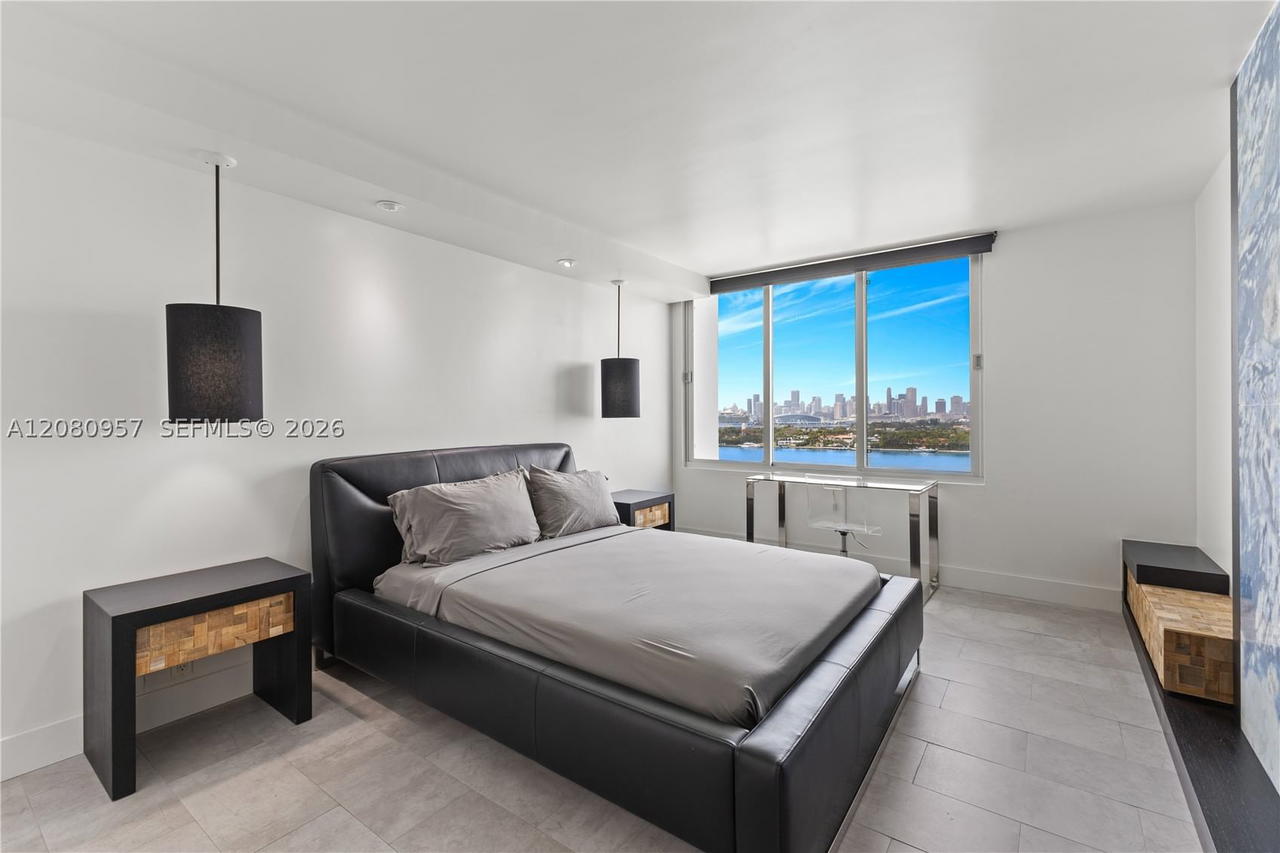 Real estate property located at 1000 West Ave #1518, Miami-dade, Mirador 1000 Condo, Miami Beach, FL