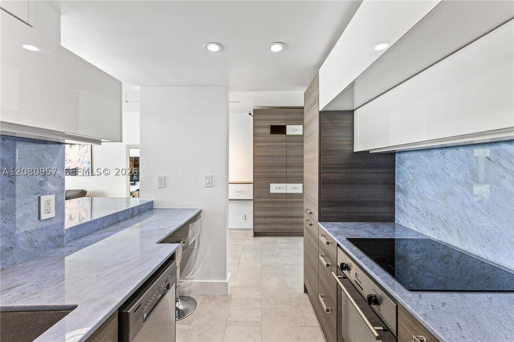 Real estate property located at 1000 West Ave #1518, Miami-dade, Mirador 1000 Condo, Miami Beach, FL