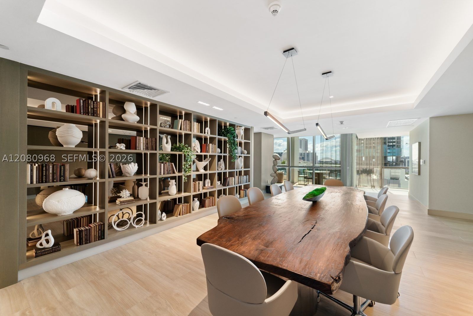 Real estate property located at 900 Biscayne Blvd #2112, Miami-dade, 900 Biscayne Bay Condo, Miami, FL