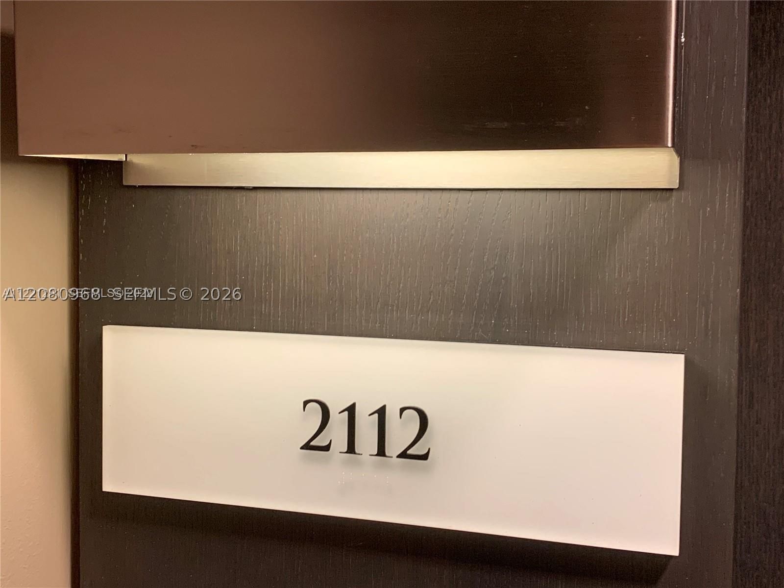 Real estate property located at 900 Biscayne Blvd #2112, Miami-dade, 900 Biscayne Bay Condo, Miami, FL