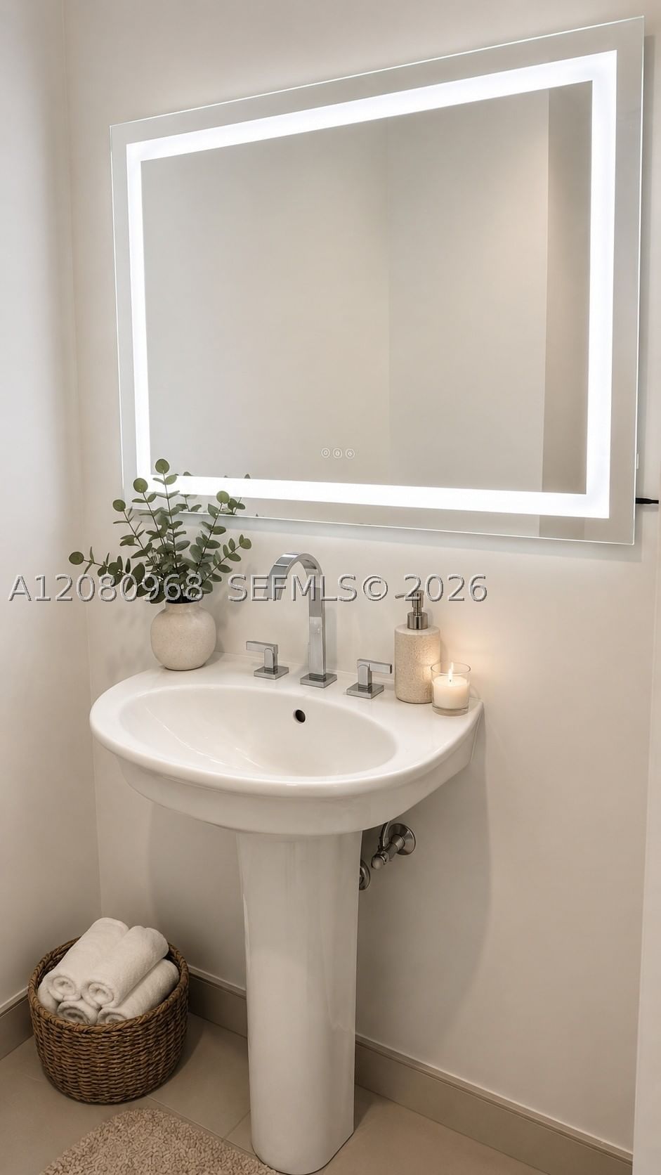 Real estate property located at 900 Biscayne Blvd #2112, Miami-dade, 900 Biscayne Bay Condo, Miami, FL
