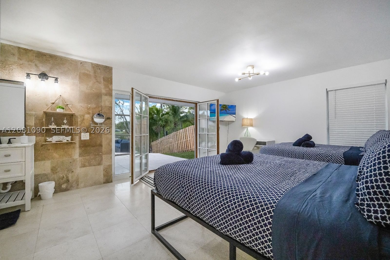 Real estate property located at 2286 215th St, Miami-dade, Highland Lakes East, Miami, FL