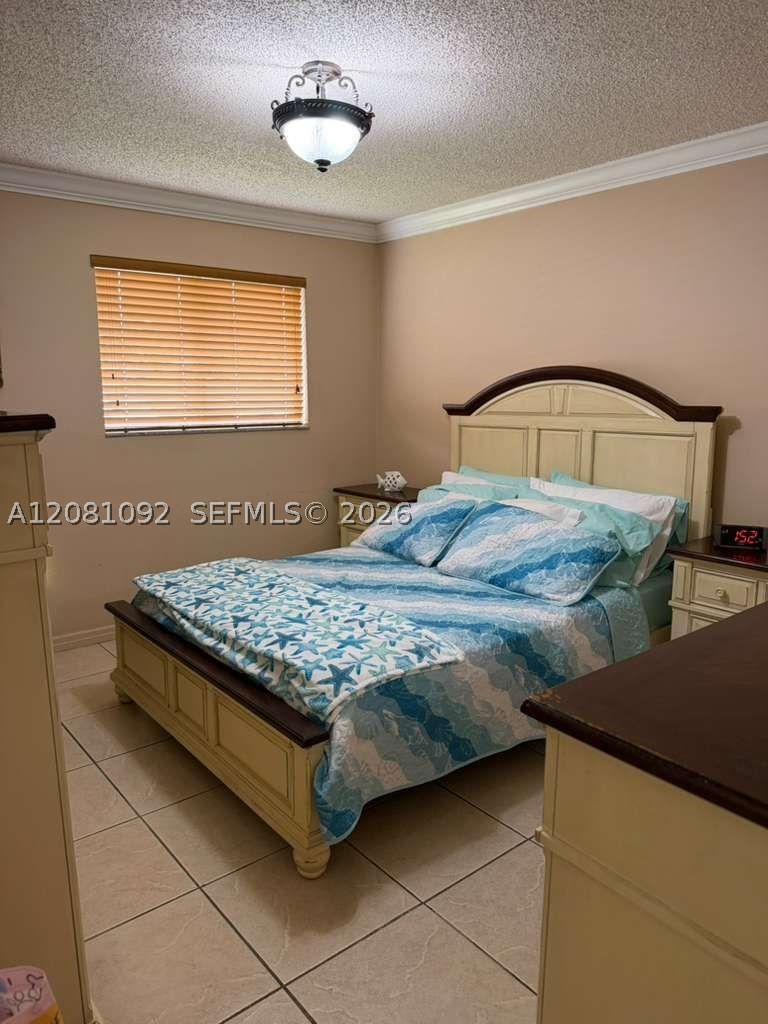 Real estate property located at 400 57th St, Miami-dade, Saratoga Heights Addn No, Hialeah, FL