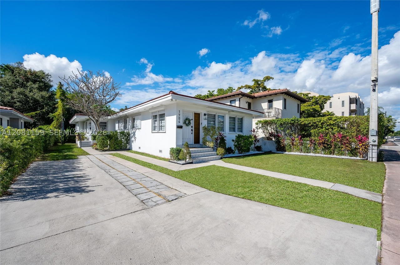 Real estate property located at 1704 Le Jeune Rd, Miami-dade, Coral Groves, Coral Gables, FL