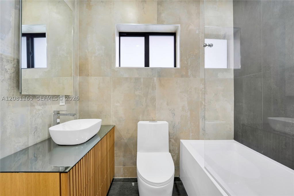 Real estate property located at 728 Majorca Ave, Miami-dade, Coral Gables Sec B, Coral Gables, FL