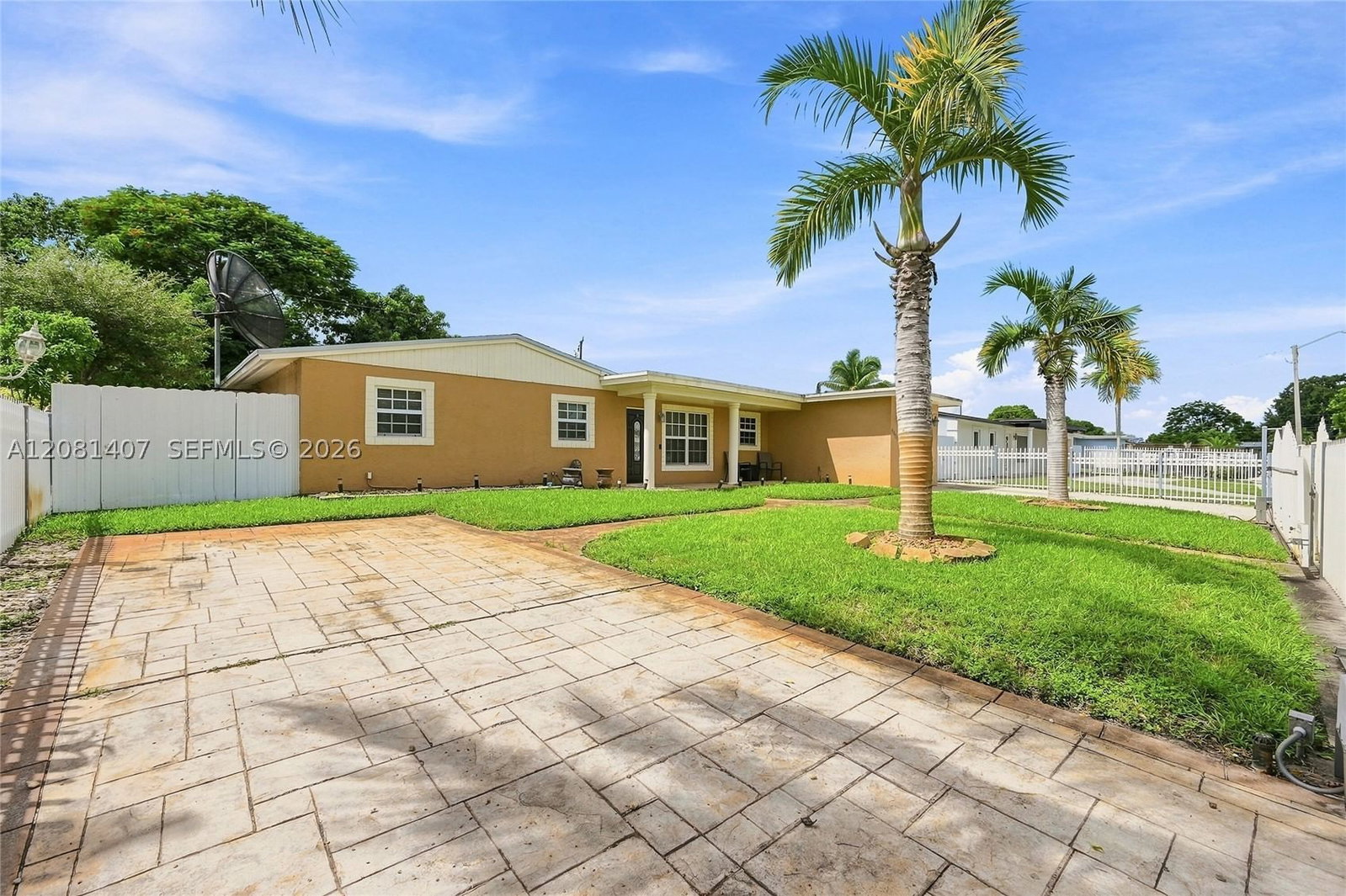 Real estate property located at 4470 171st Ter, Miami-dade, Carol City 1 St Addn, Miami Gardens, FL
