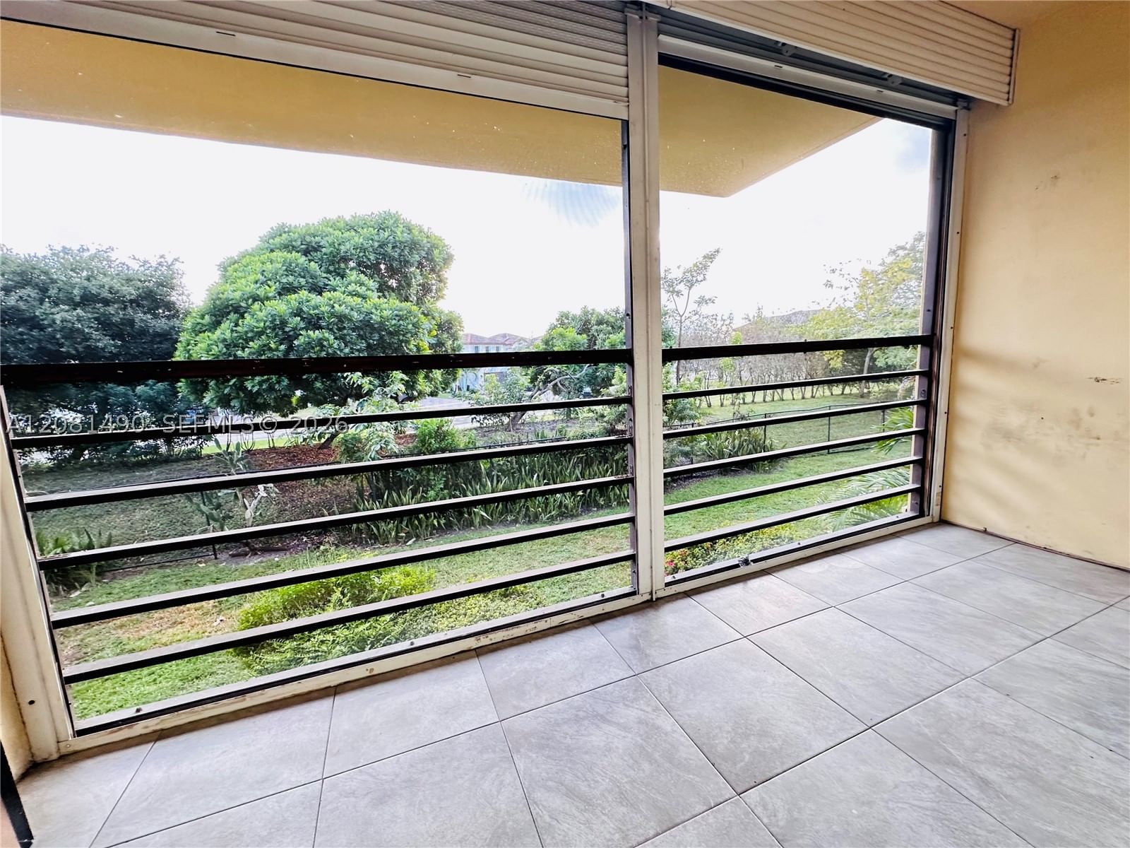 Real estate property located at 3490 Foxcroft Rd B208, Broward, Foxcroft Apts Inc Condo, Miramar, FL