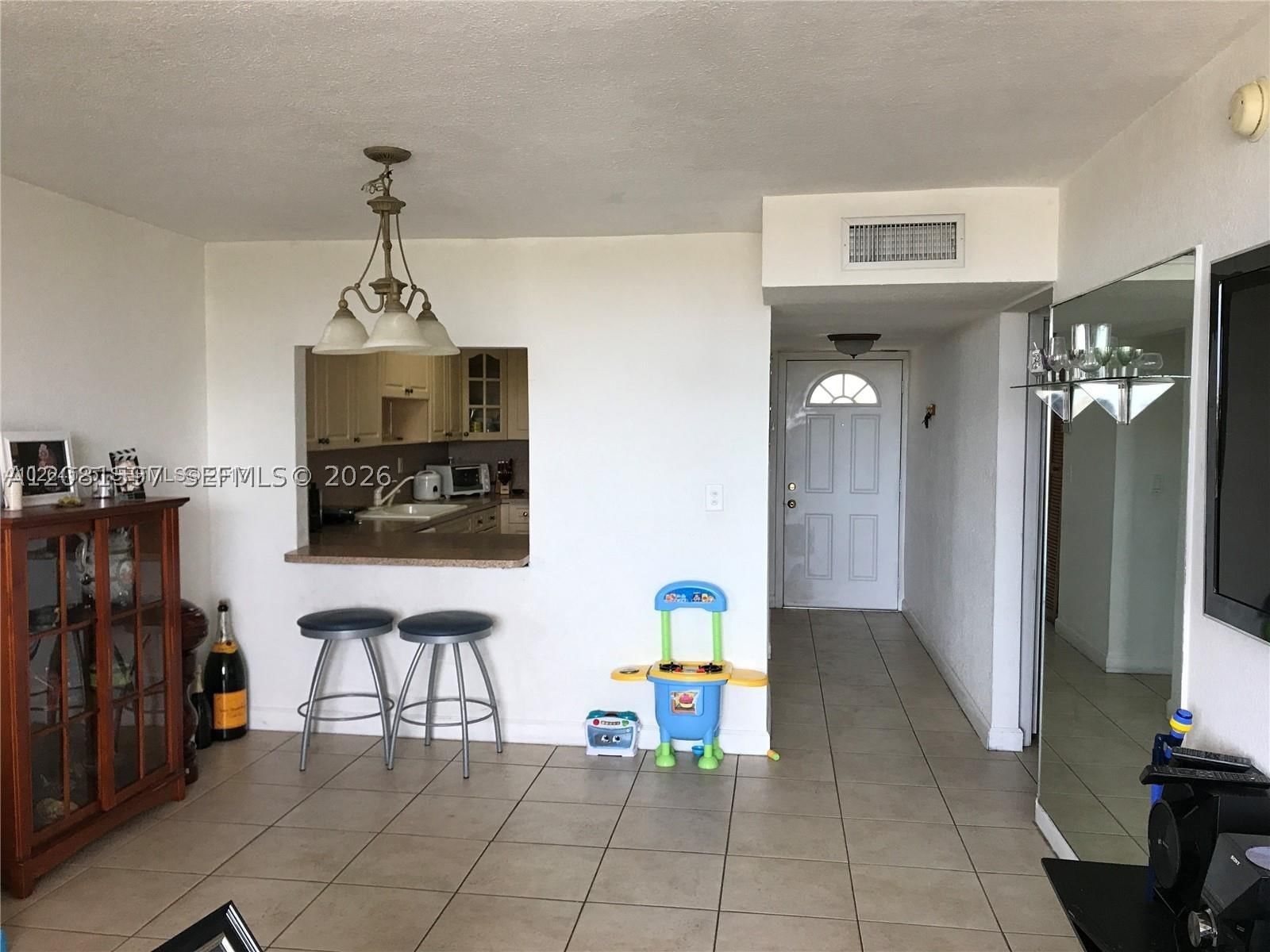 Real estate property located at 10090 80th Ct #1561, Miami-dade, Samari Lake East Condo, Hialeah Gardens, FL