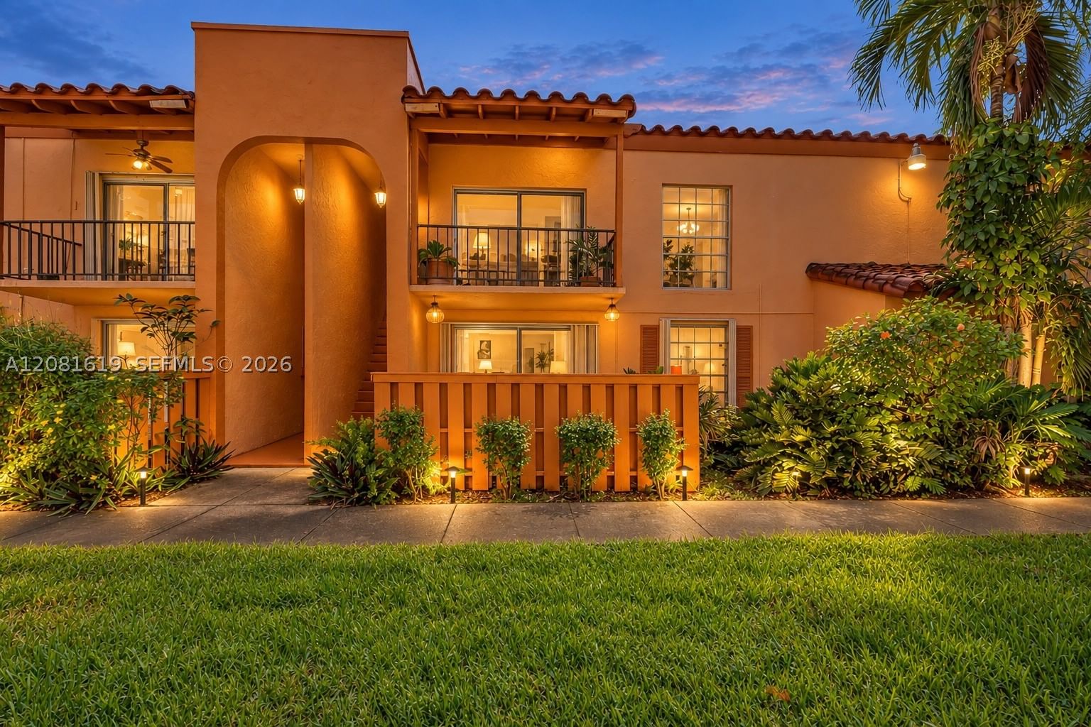 Real estate property located at 7110 Fairway Dr L12, Miami-dade, Cypress Village Condo, Miami Lakes, FL