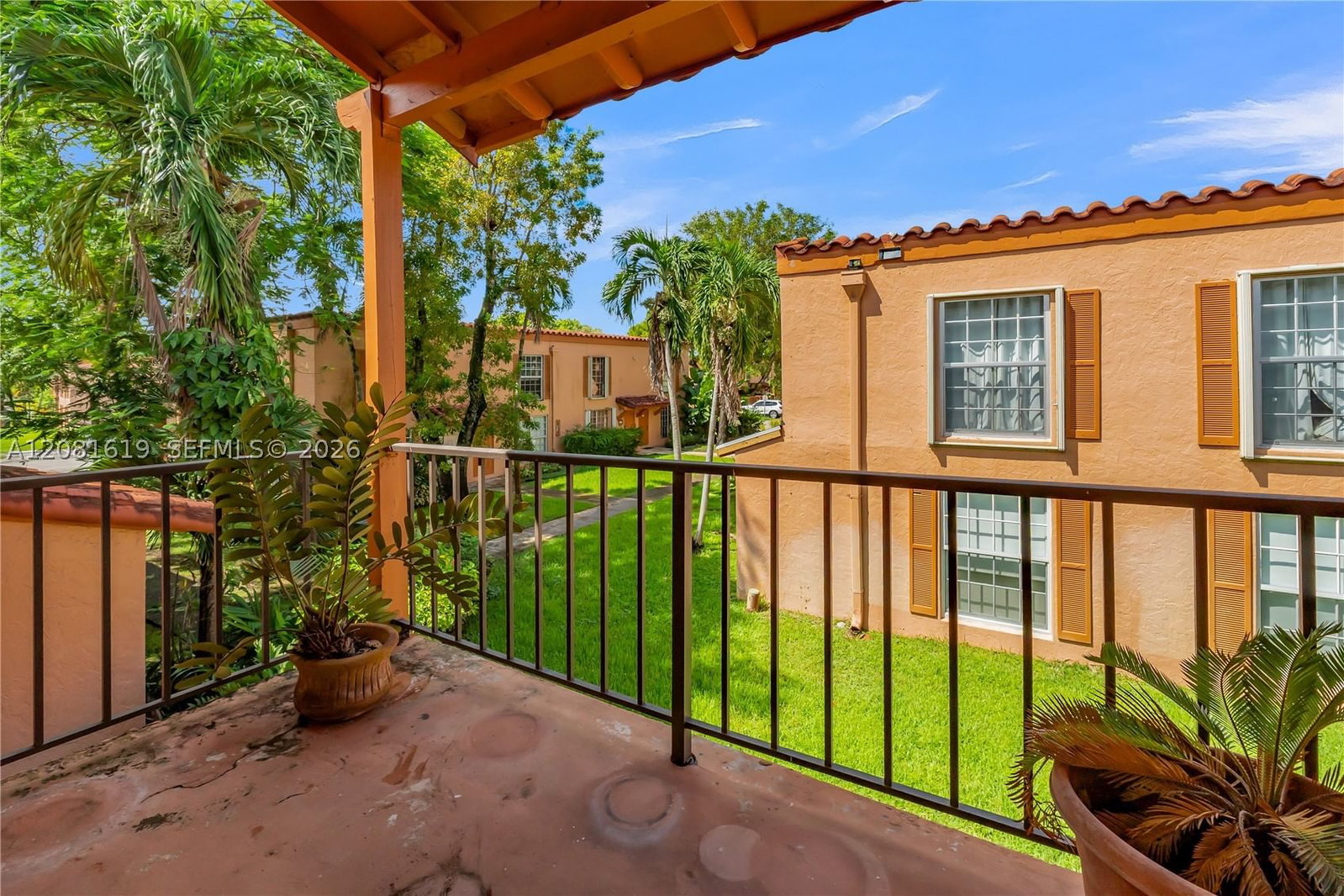 Real estate property located at 7110 Fairway Dr L12, Miami-dade, Cypress Village Condo, Miami Lakes, FL