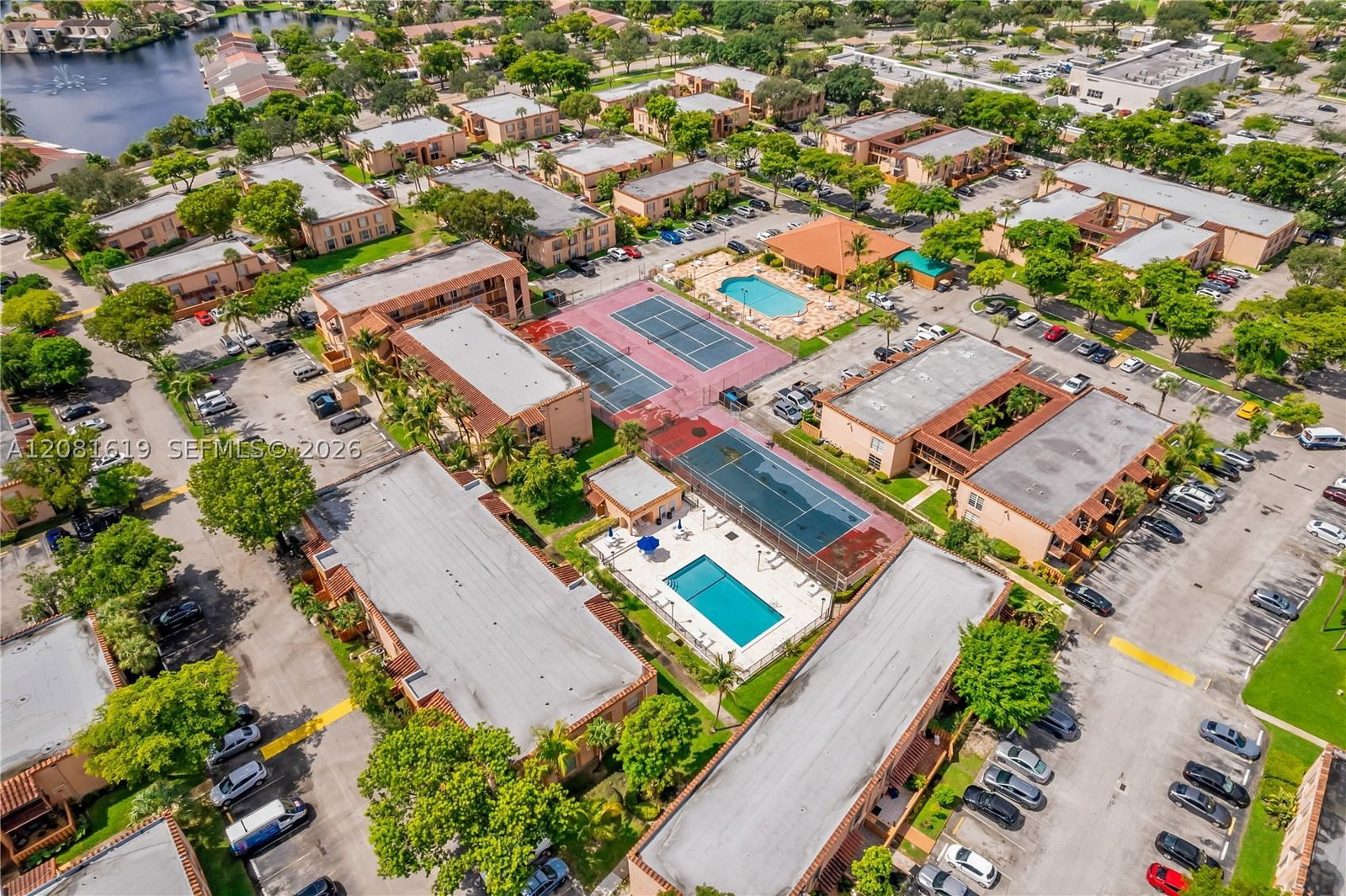 Real estate property located at 7110 Fairway Dr L12, Miami-dade, Cypress Village Condo, Miami Lakes, FL