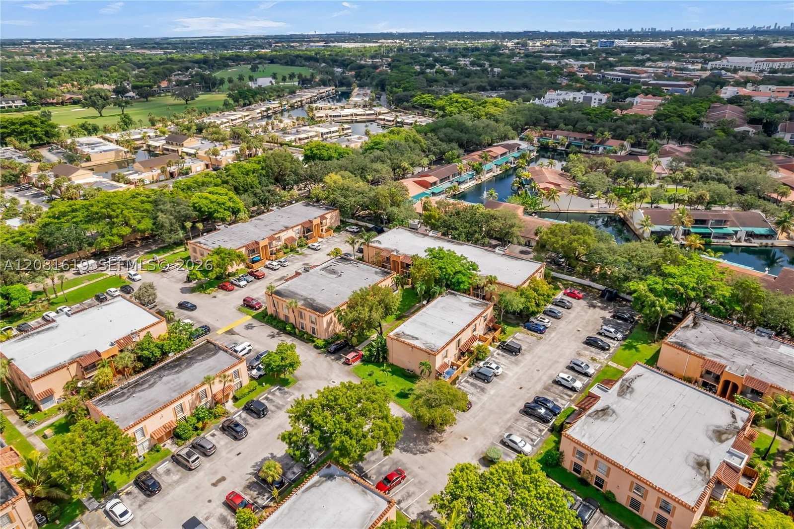 Real estate property located at 7110 Fairway Dr L12, Miami-dade, Cypress Village Condo, Miami Lakes, FL