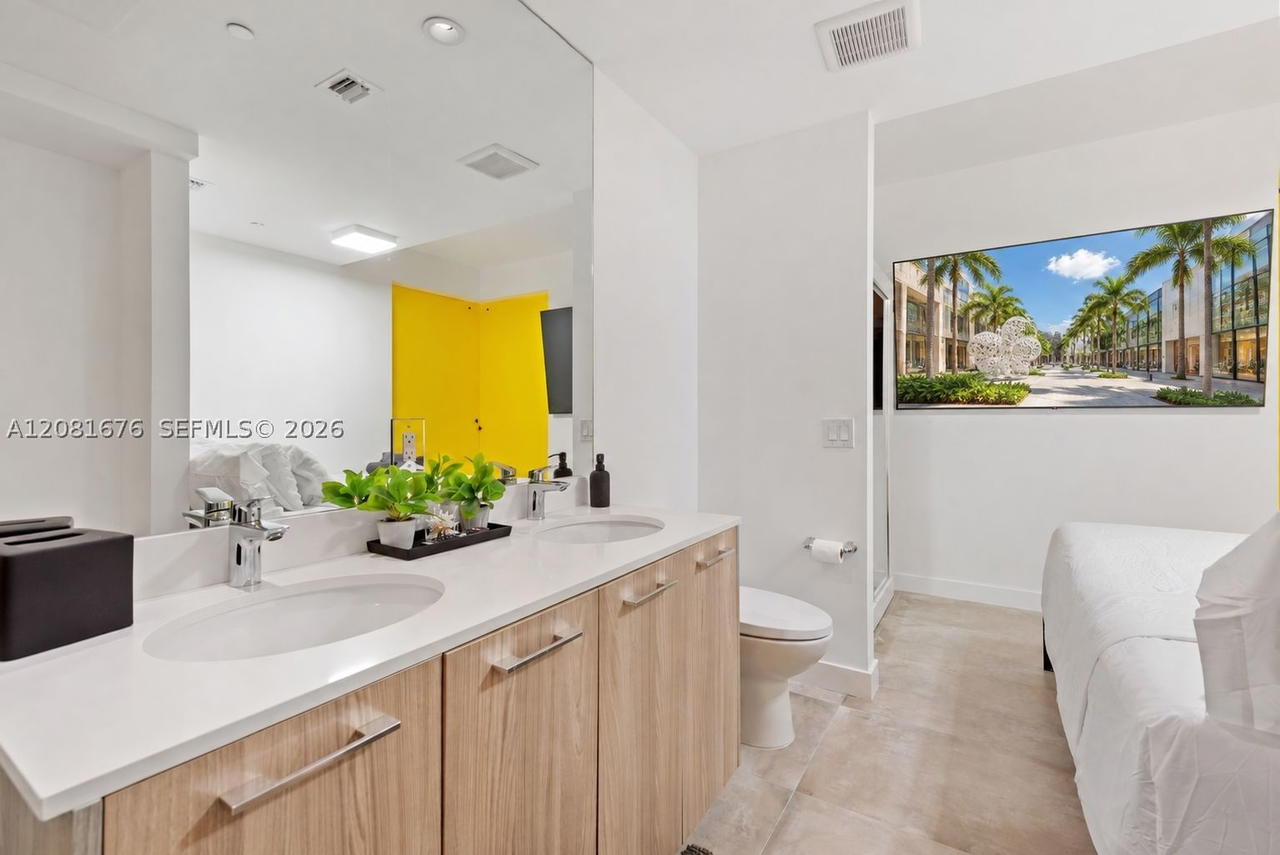 Real estate property located at 501 31st St #2504, Miami-dade, Paraiso Bayviews Condo, Miami, FL