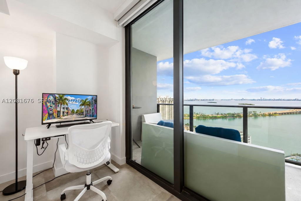 Real estate property located at 501 31st St #2504, Miami-dade, Paraiso Bayviews Condo, Miami, FL