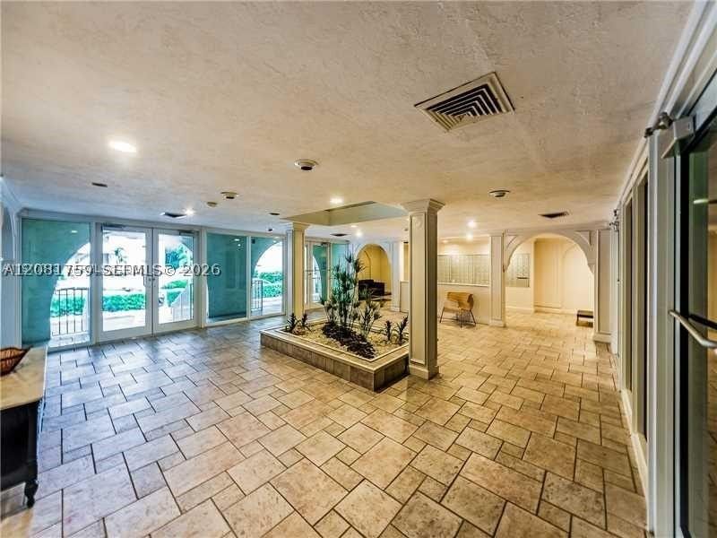 Real estate property located at 100 Edgewater Dr #305, Miami-dade, Waters Edge Of Coral Gabl, Coral Gables, FL