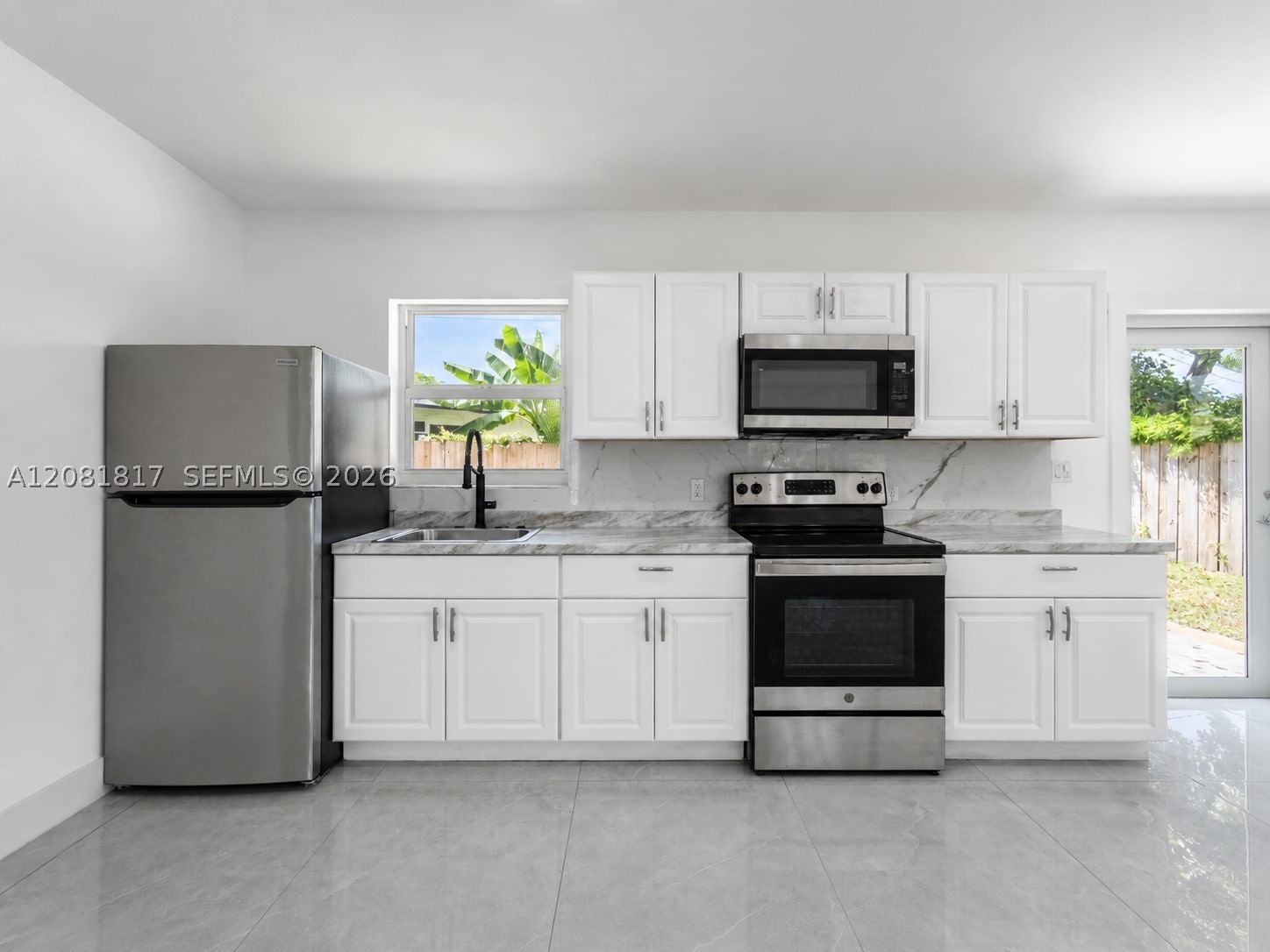 Real estate property located at 950 164th St, Miami-dade, Carl Byoir, North Miami Beach, FL