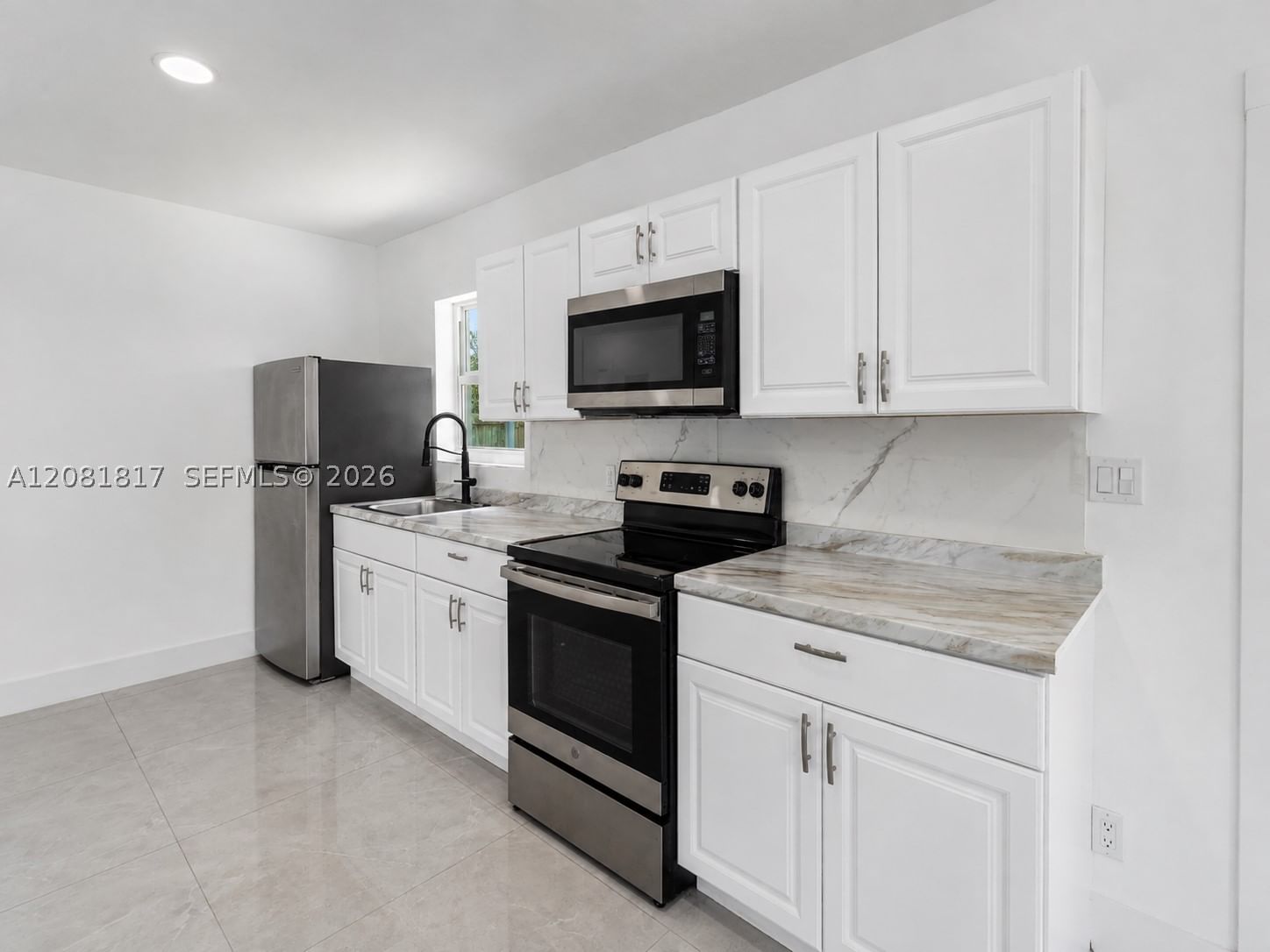 Real estate property located at 950 164th St, Miami-dade, Carl Byoir, North Miami Beach, FL