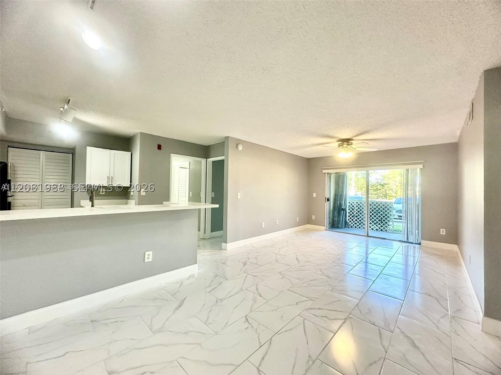 Real estate property located at 2620 University Dr #105, Broward, Royal Grand Condo, Davie, FL