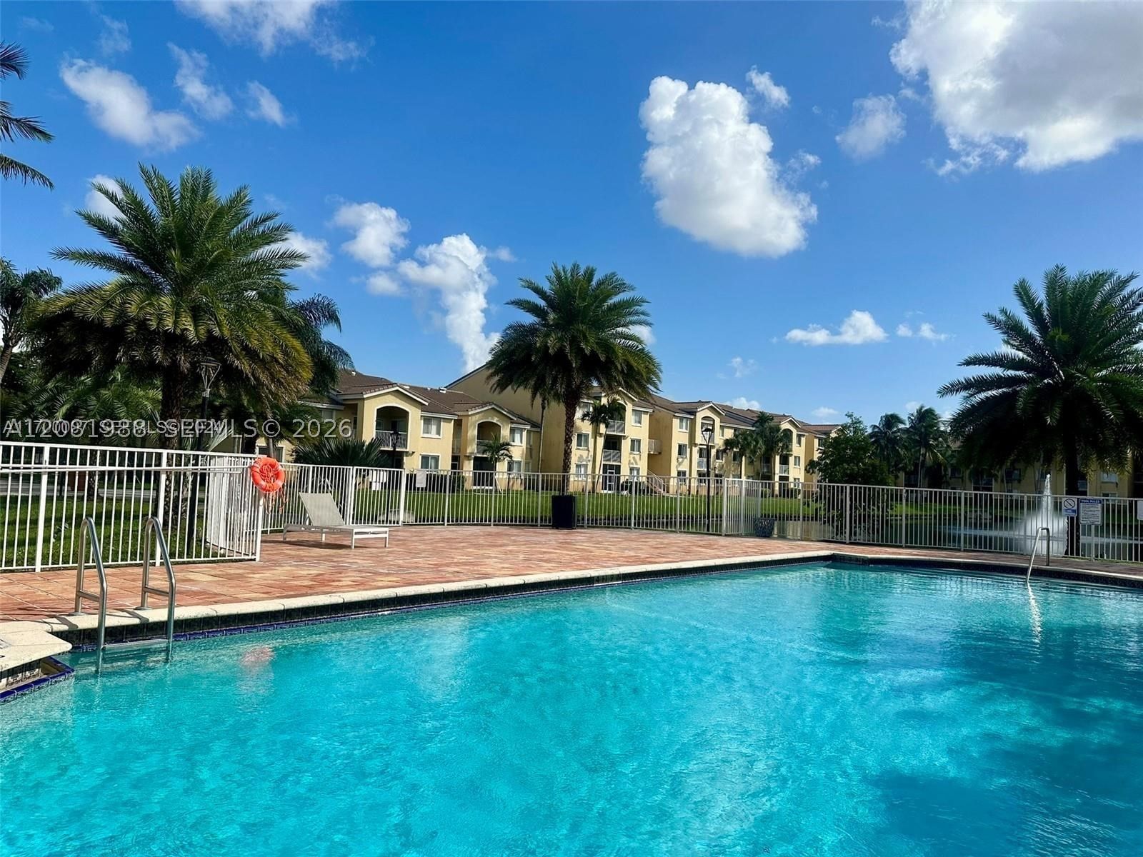 Real estate property located at 2620 University Dr #105, Broward, Royal Grand Condo, Davie, FL