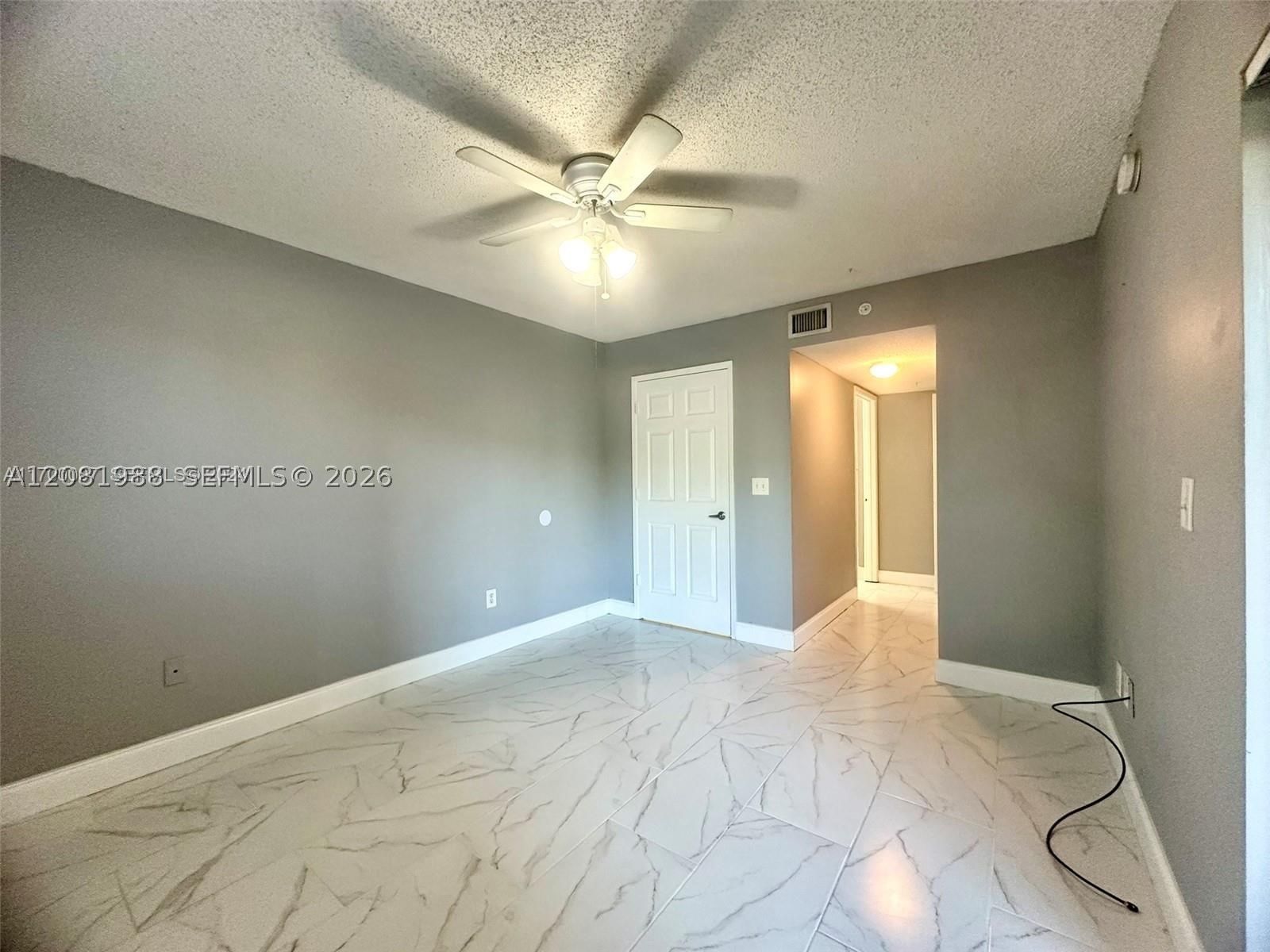 Real estate property located at 2620 University Dr #105, Broward, Royal Grand Condo, Davie, FL