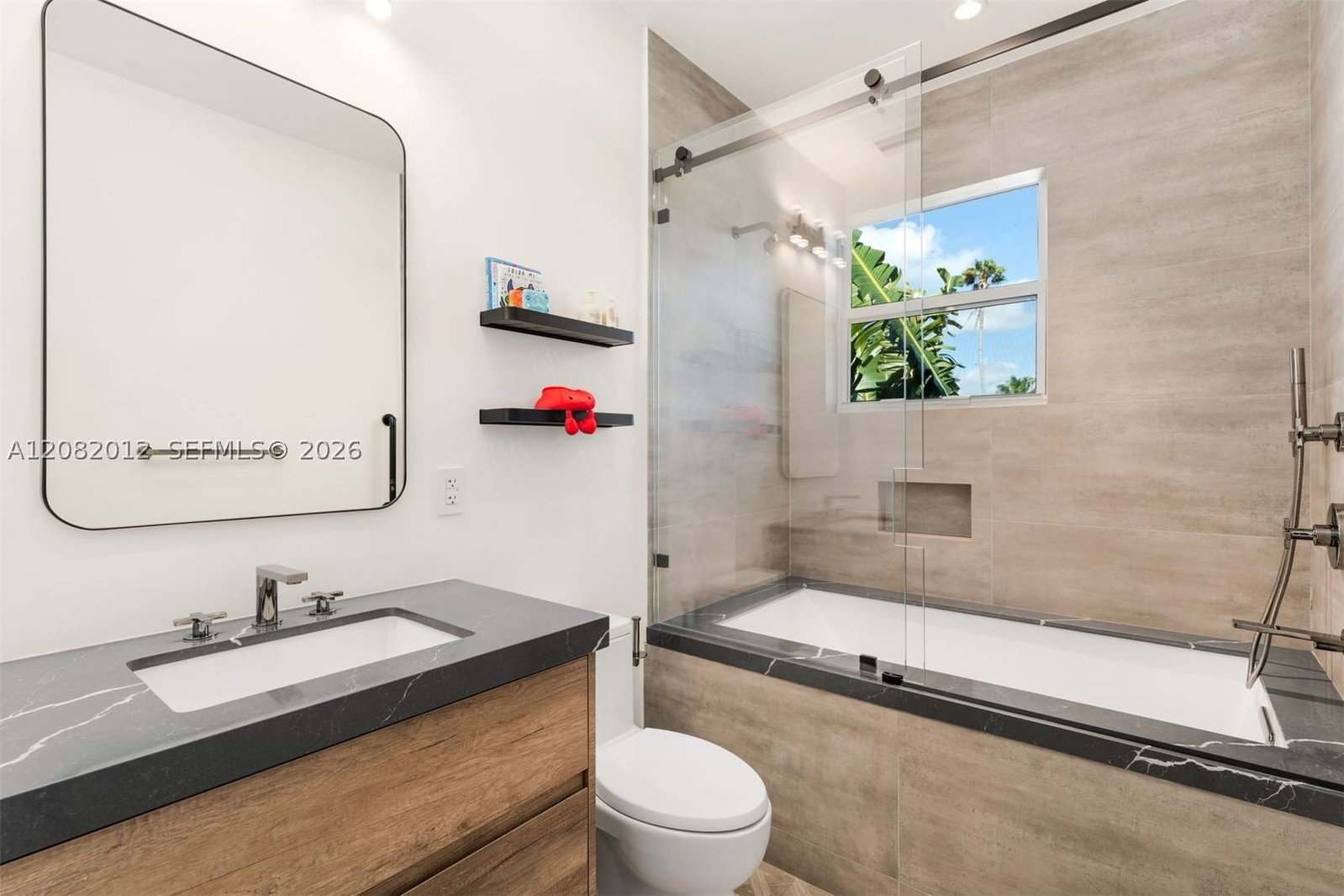Real estate property located at 2181 Bay Rd, Miami-dade, Sunset Lake Amd Pl, Miami Beach, FL