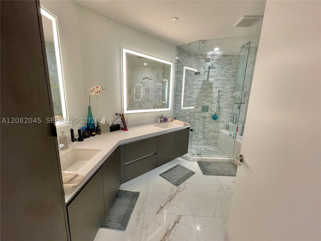 Real estate property located at 851 1st Ave #2605, Miami-dade, Paramount Miami Worldcent, Miami, FL