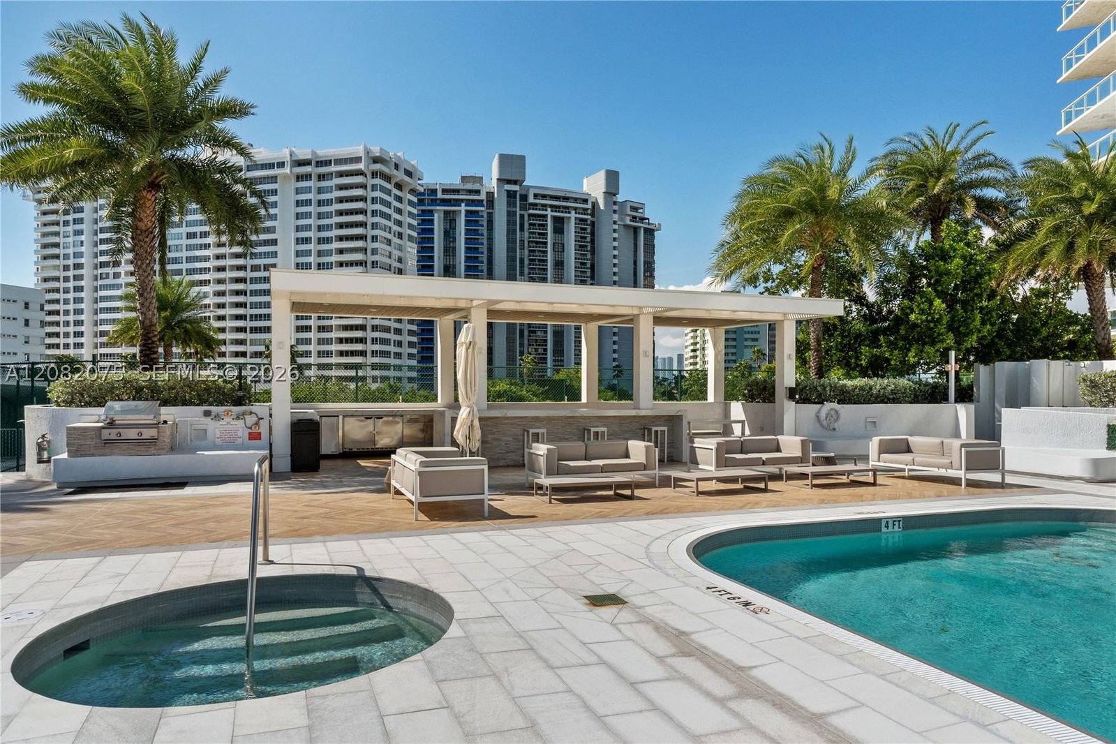 Real estate property located at 10 Venetian Way #604, Miami-dade, The Grand Venetian Condo, Miami Beach, FL