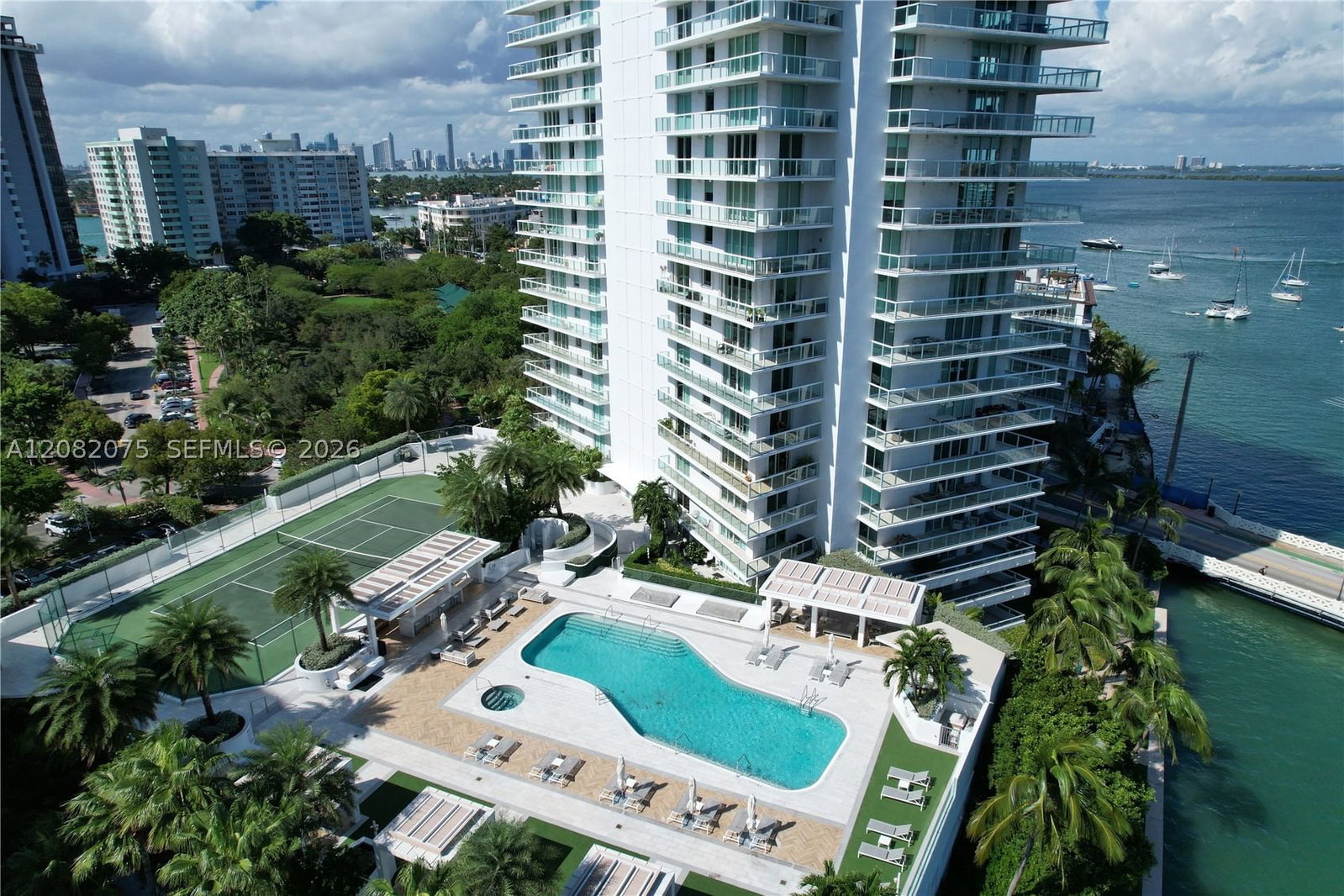 Real estate property located at 10 Venetian Way #604, Miami-dade, The Grand Venetian Condo, Miami Beach, FL