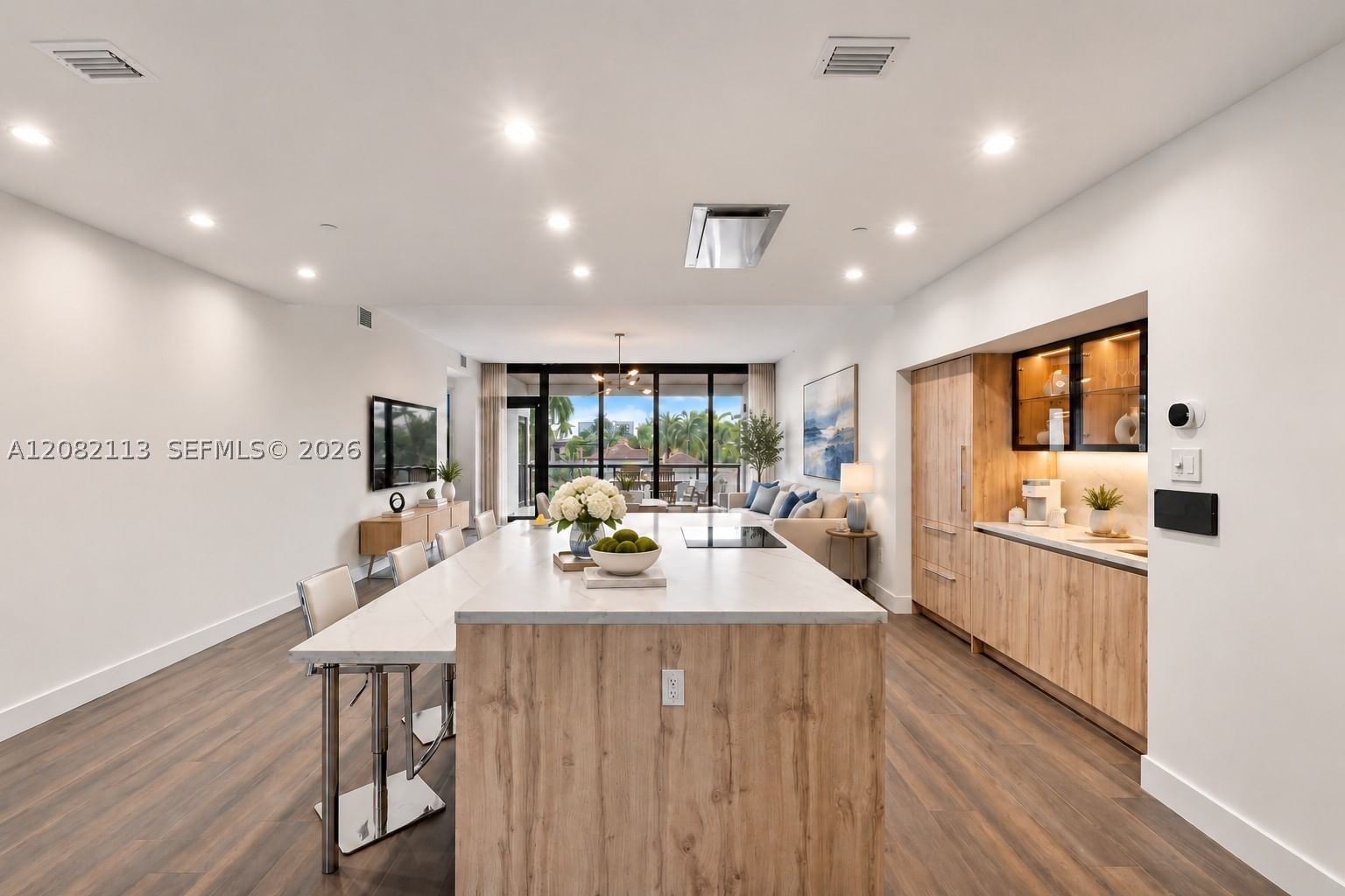 Real estate property located at 20 Isle Of Venice Dr #302, Broward, Aqualuna Las Olas Condo, Fort Lauderdale, FL