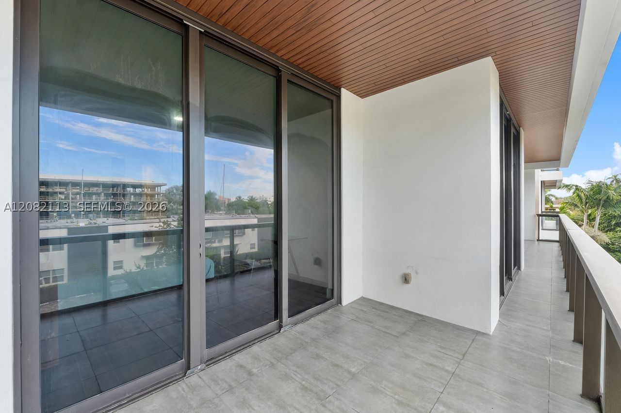 Real estate property located at 20 Isle Of Venice Dr #302, Broward, Aqualuna Las Olas Condo, Fort Lauderdale, FL