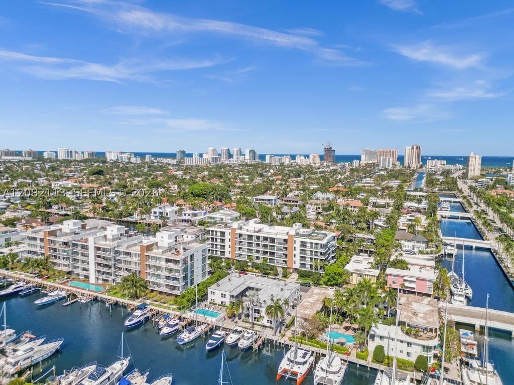 Real estate property located at 20 Isle Of Venice Dr #302, Broward, Aqualuna Las Olas Condo, Fort Lauderdale, FL