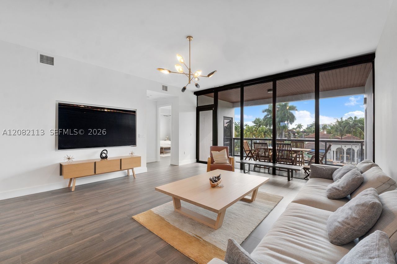 Real estate property located at 20 Isle Of Venice Dr #302, Broward, Aqualuna Las Olas Condo, Fort Lauderdale, FL