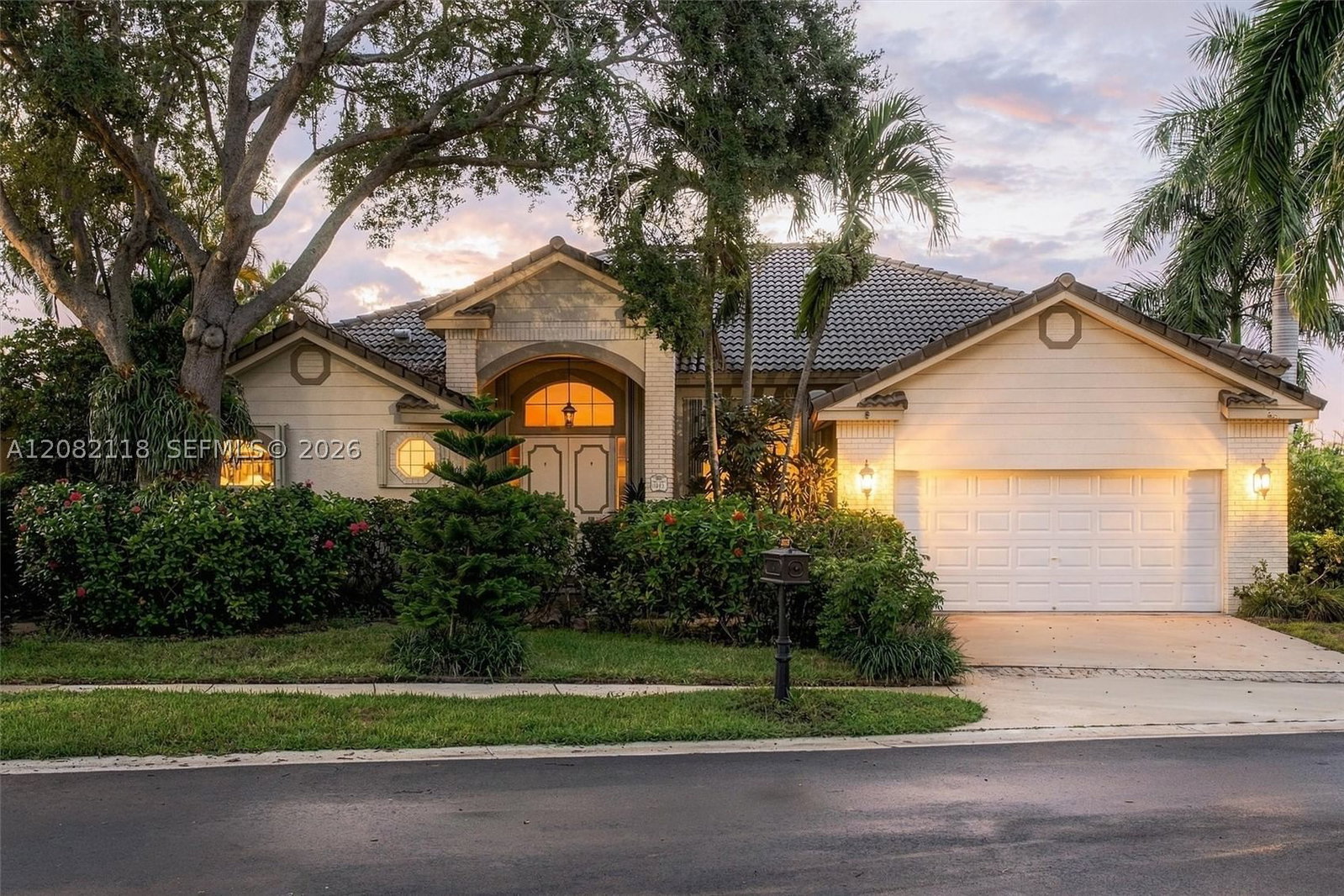 Real estate property located at 3026 Lakewood Dr, Broward, Sector 7 South -, Weston, FL