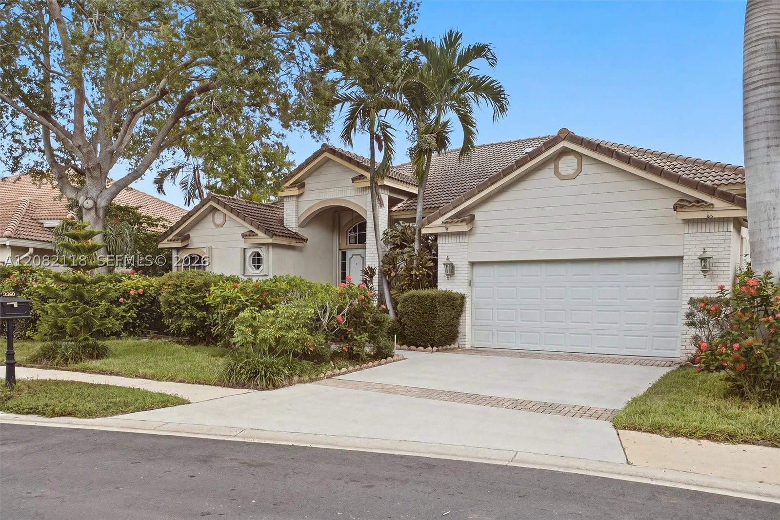 Real estate property located at 3026 Lakewood Dr, Broward, Sector 7 South -, Weston, FL