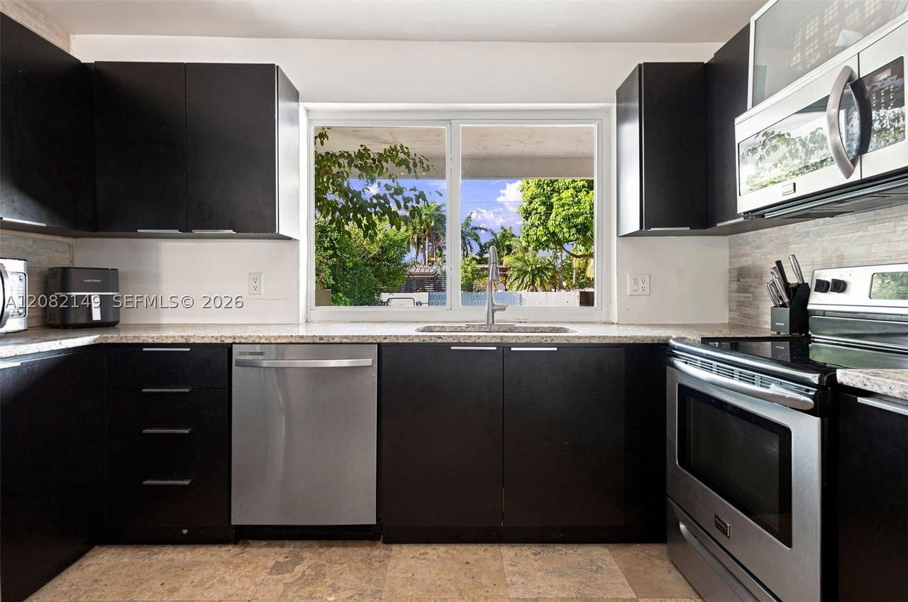 Real estate property located at 1103 Washington St, Broward, Hollywood Lakes Section, Hollywood, FL